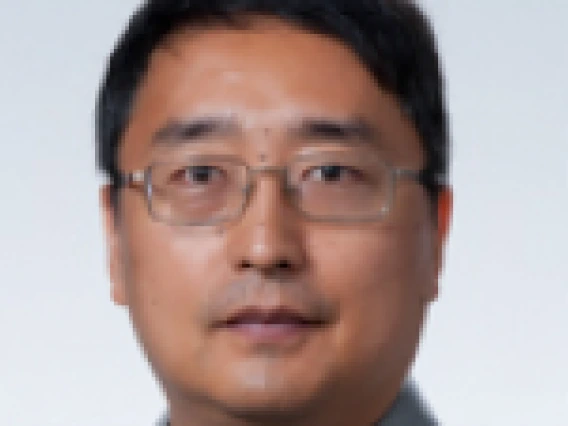 Portrait of Shenfeng Qiu